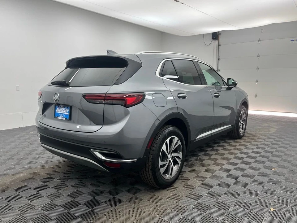 2022 Buick Envision - Image 9 of 12