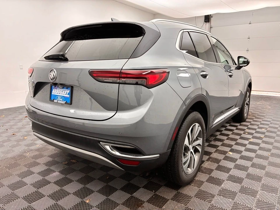 2022 Buick Envision - Image 9 of 12
