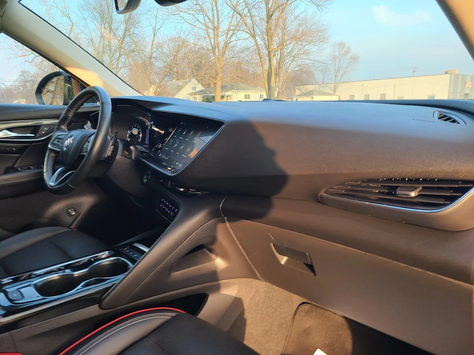 2022 Buick Envision - Image 16 of 21