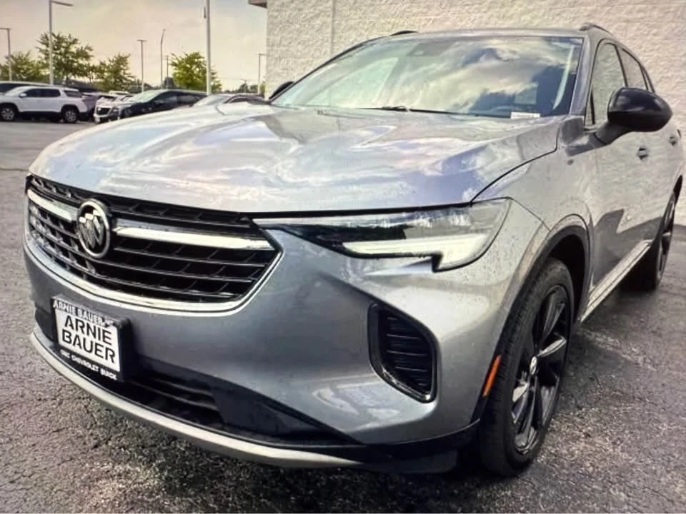 2022 Buick Envision - Image 2 of 9