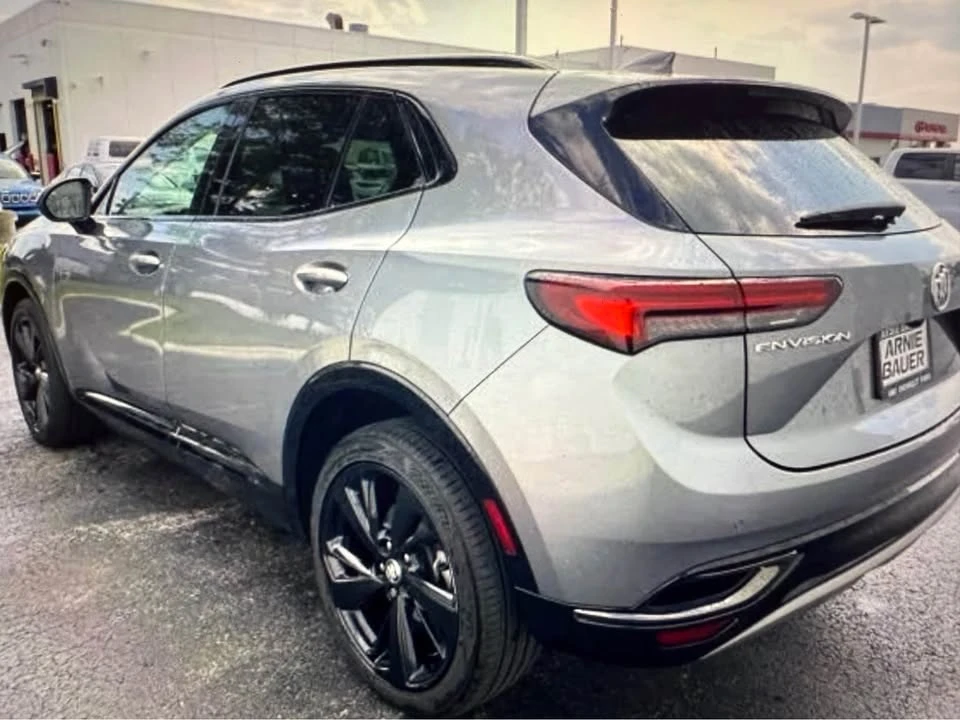 2022 Buick Envision - Image 3 of 9