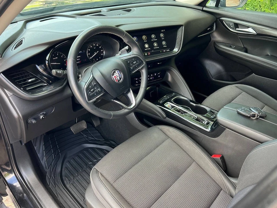 2022 Buick Envision - Image 2 of 21