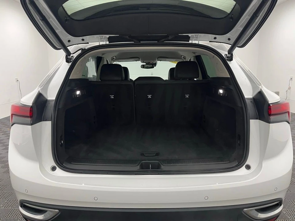 2022 Buick Envision - Image 8 of 12