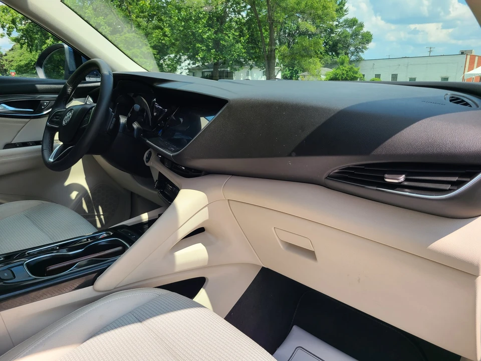 2022 Buick Envision - Image 16 of 21