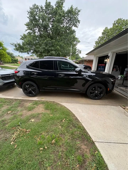 2022 Buick Envision - Image 2 of 19