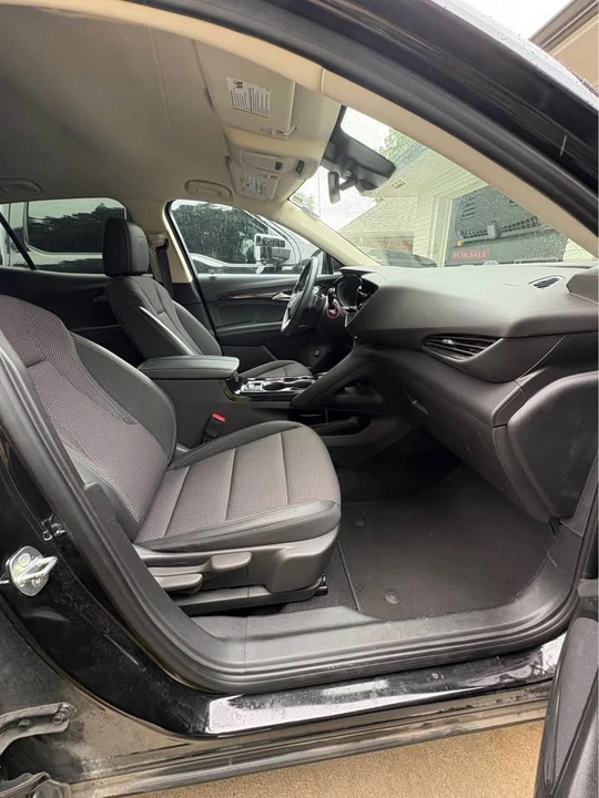 2022 Buick Envision - Image 10 of 19