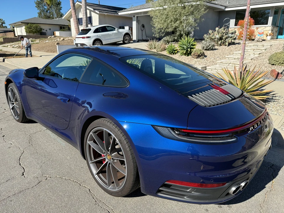 2022 Porsche 992 Carrera 4S - Image 5 of 11