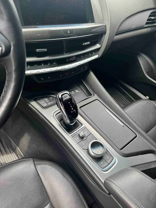 2022 Cadillac CT5 - Image 8 of 10