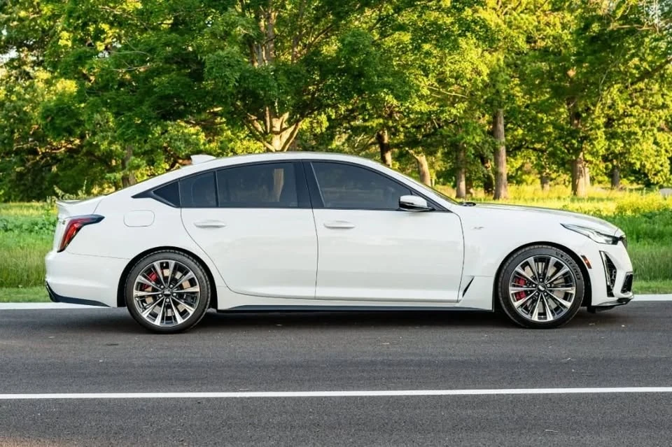 2022 Cadillac CT5-V Blackwing - Image 9 of 10