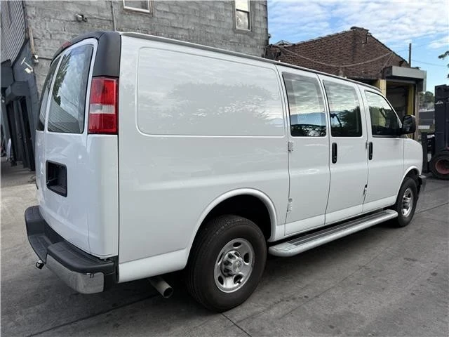 2022 Chevrolet Express - Image 5 of 14