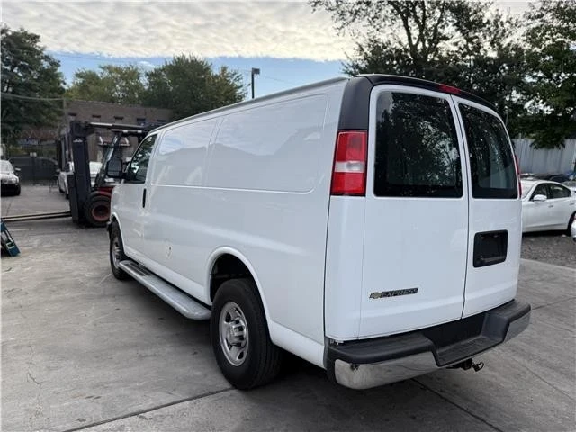 2022 Chevrolet Express - Image 7 of 14
