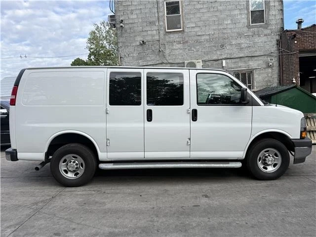 2022 Chevrolet Express - Image 4 of 14