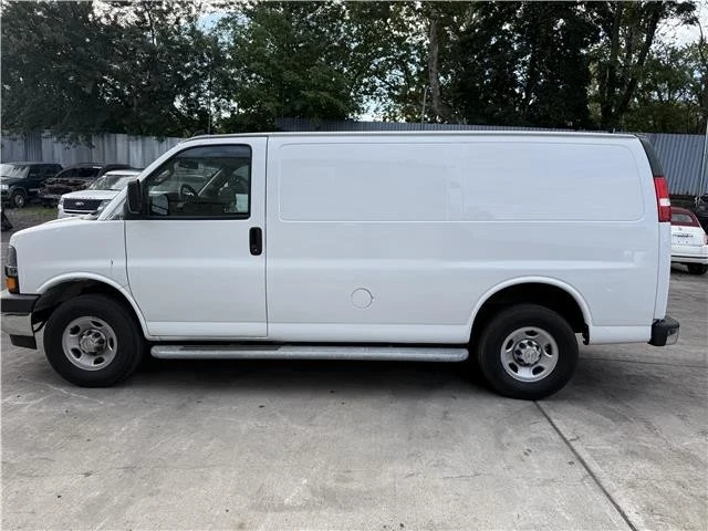 2022 Chevrolet Express - Image 8 of 14