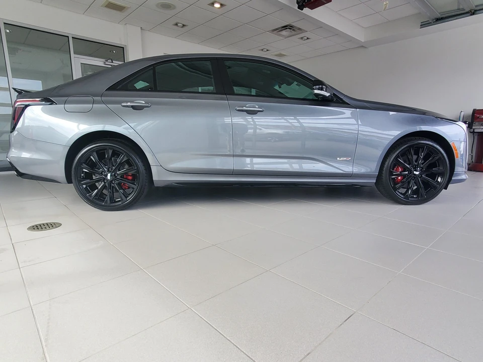 2022 Cadillac CT4-V - Image 17 of 31