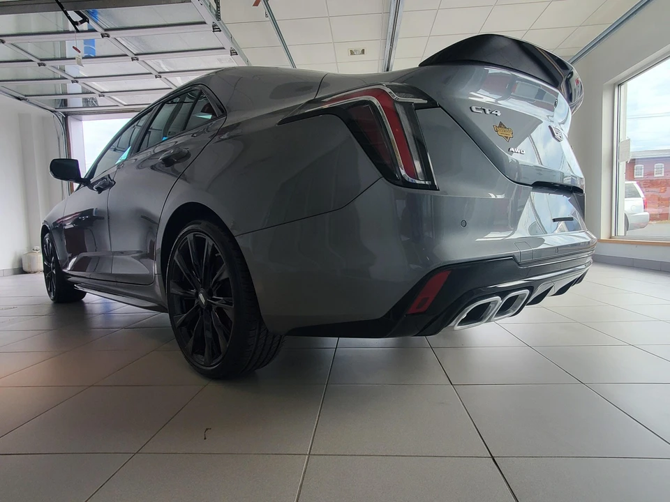 2022 Cadillac CT4-V - Image 9 of 31