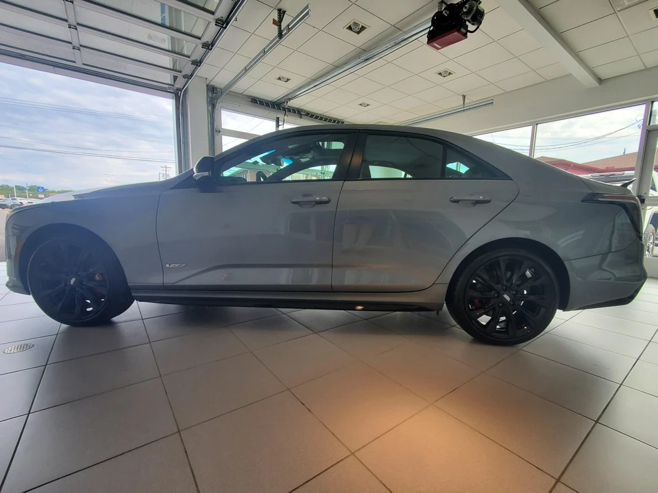 2022 Cadillac CT4-V - Image 5 of 31