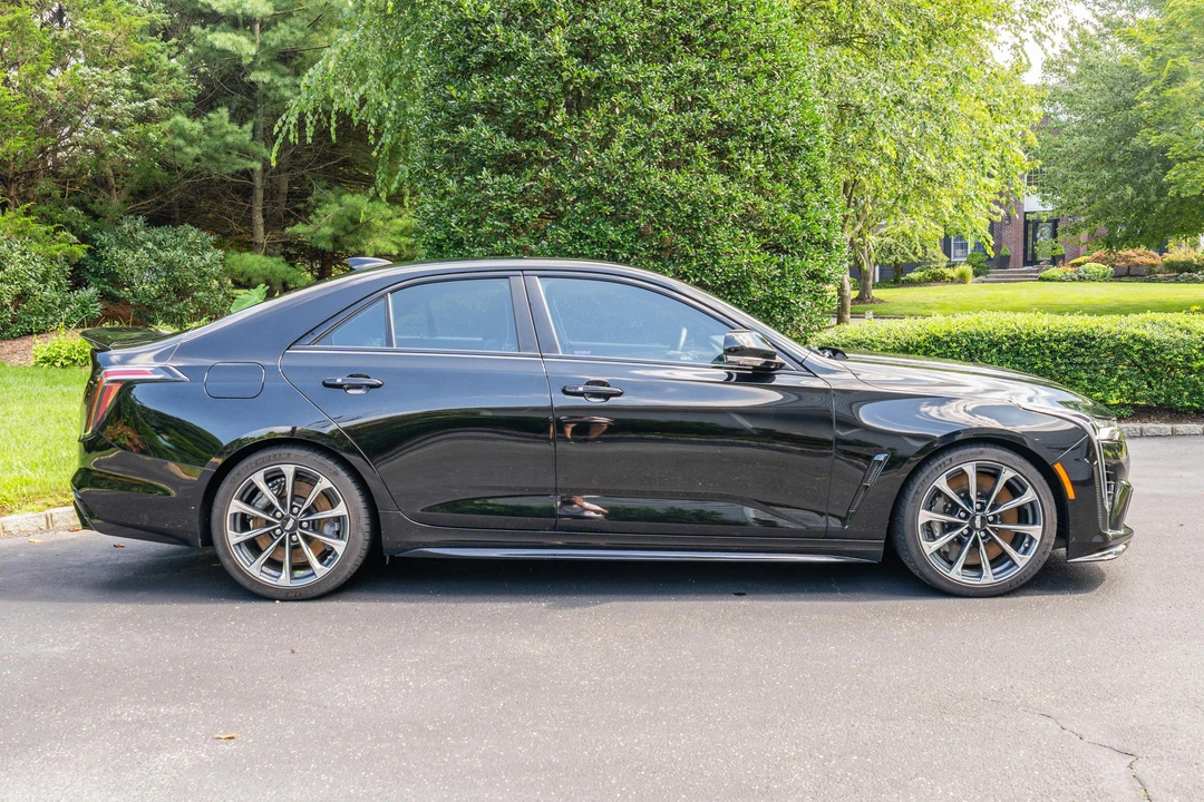 2022 Cadillac CT4-V Blackwing - Image 10 of 31