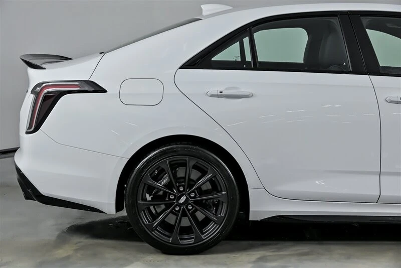 2022 Cadillac CT4-V Blackwing - Image 13 of 21