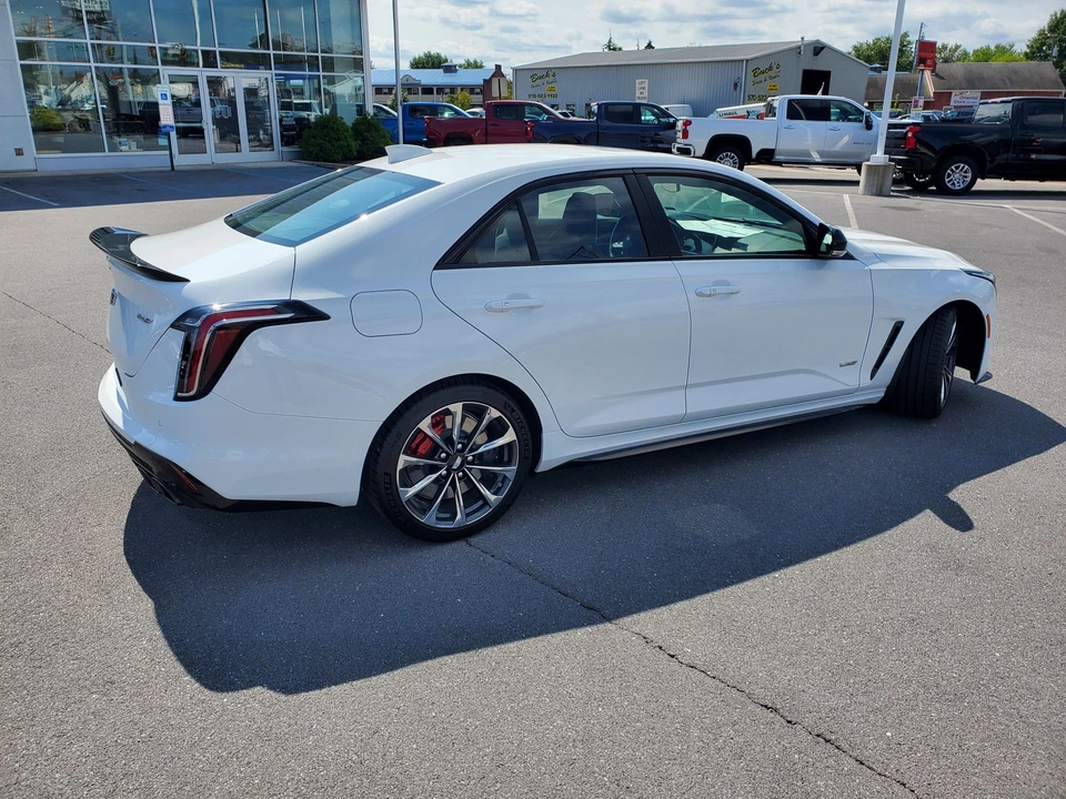 2022 Cadillac CT4-V Blackwing - Image 18 of 31