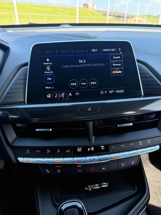 2022 Cadillac - Image 13 of 14