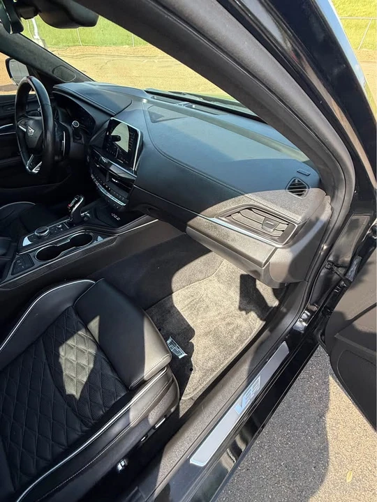 2022 Cadillac - Image 6 of 14