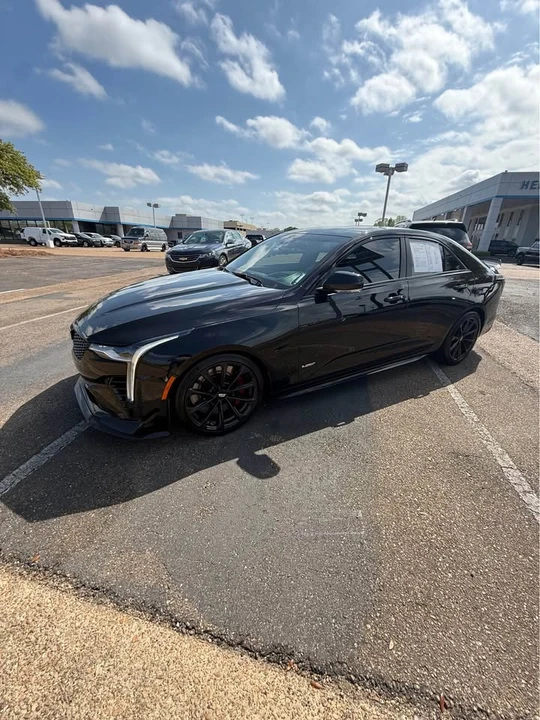 2022 Cadillac - Image 3 of 14