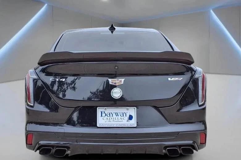 2022 Cadillac - Image 8 of 13