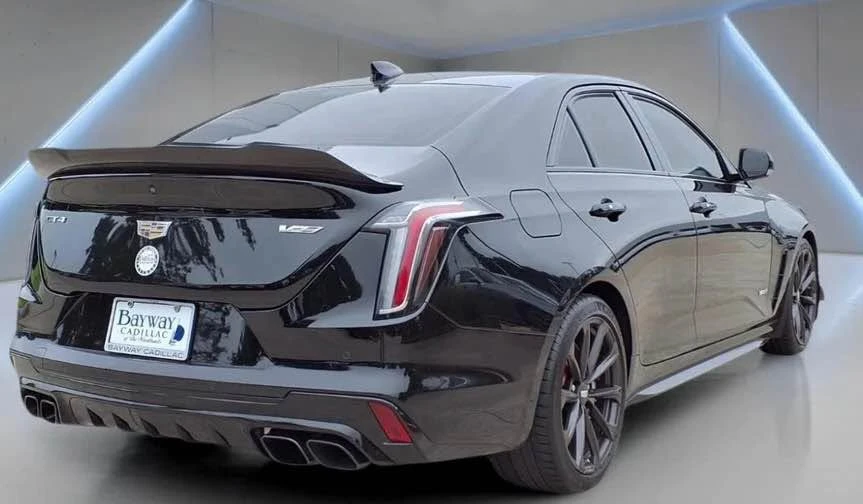 2022 Cadillac - Image 7 of 13
