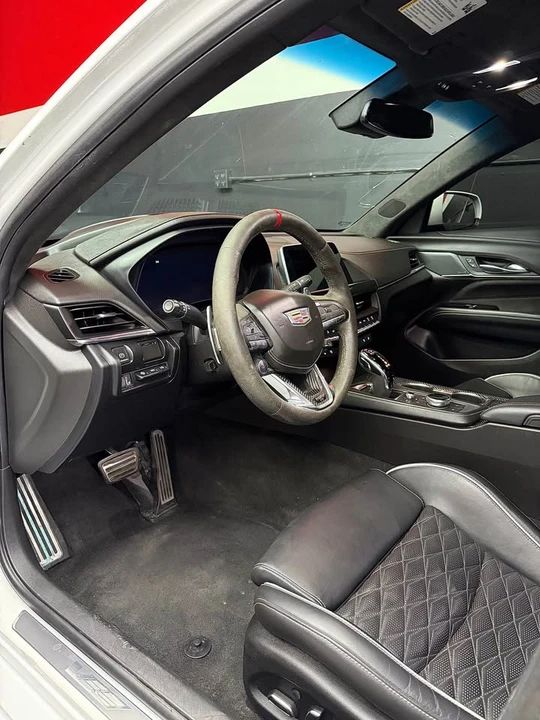 2022 Cadillac CT4-V Blackwing - Image 10 of 17