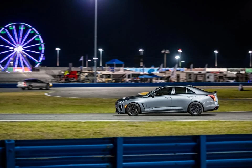 2022 Cadillac CT4-V Blackwing - Image 5 of 5