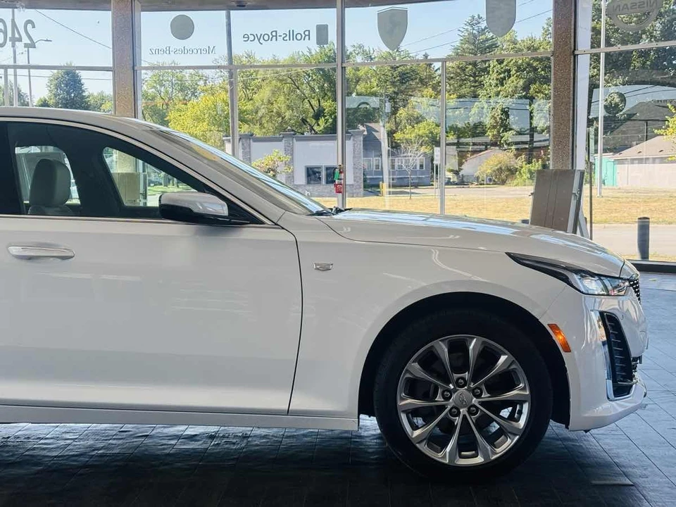 2022 Cadillac CT5 - Image 5 of 31