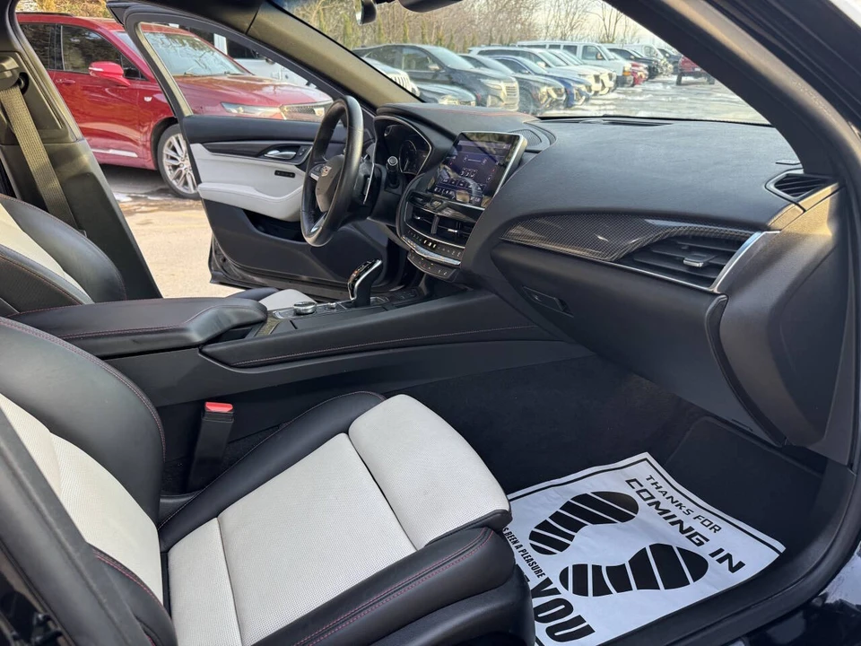 2022 Cadillac CT5 - Image 18 of 19