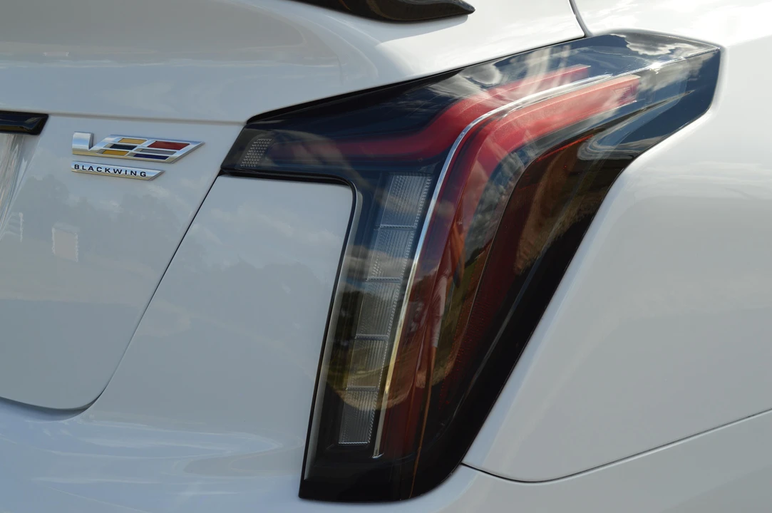 2022 Cadillac CT5-V Blackwing - Image 17 of 31