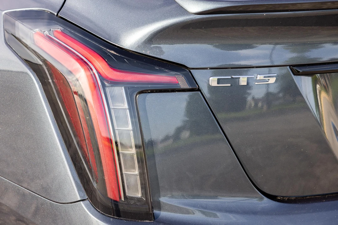 2022 Cadillac CT5-V Blackwing - Image 24 of 31