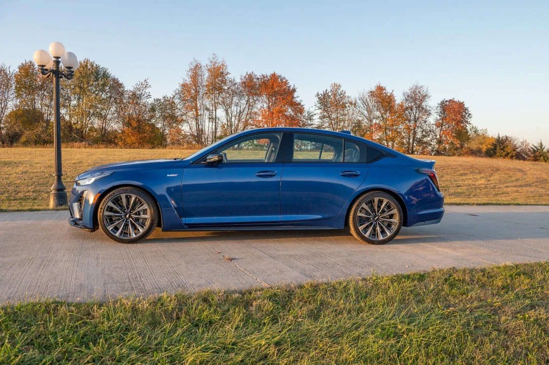 2022 Cadillac CT5-V Blackwing - Image 18 of 31