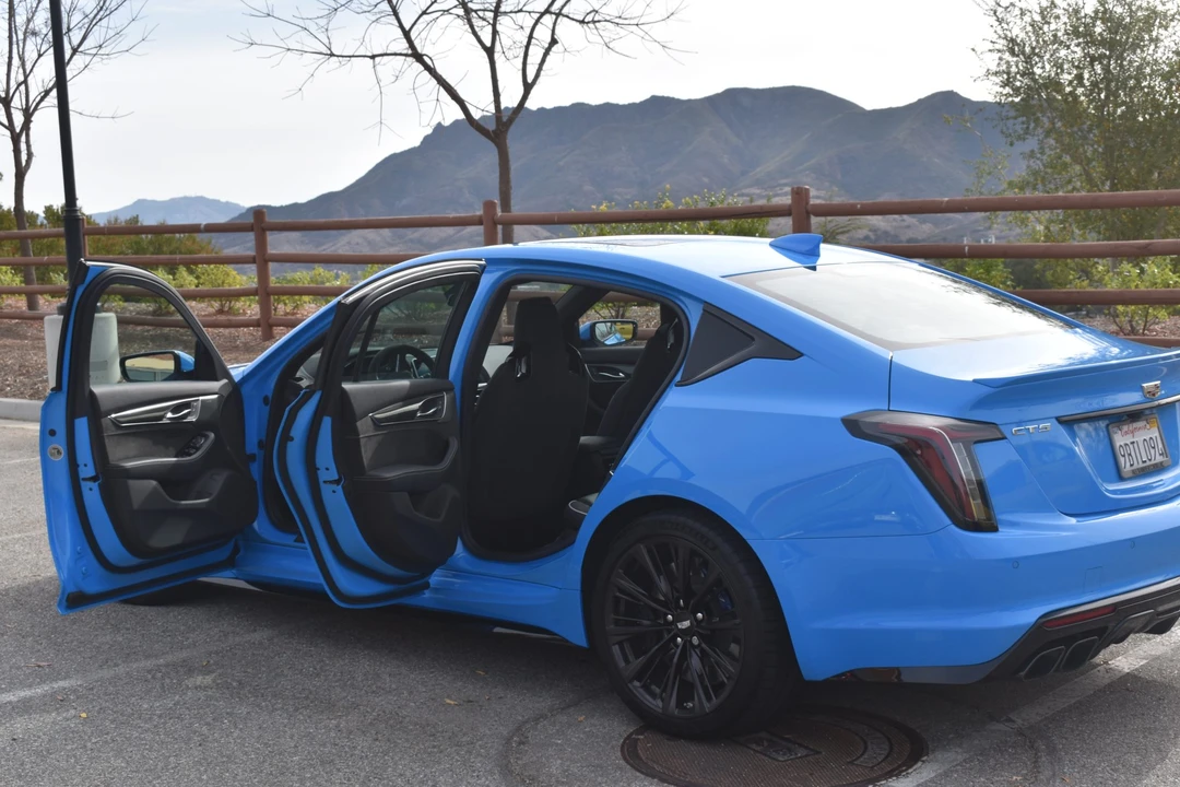 2022 Cadillac CT5-V Blackwing - Image 14 of 31