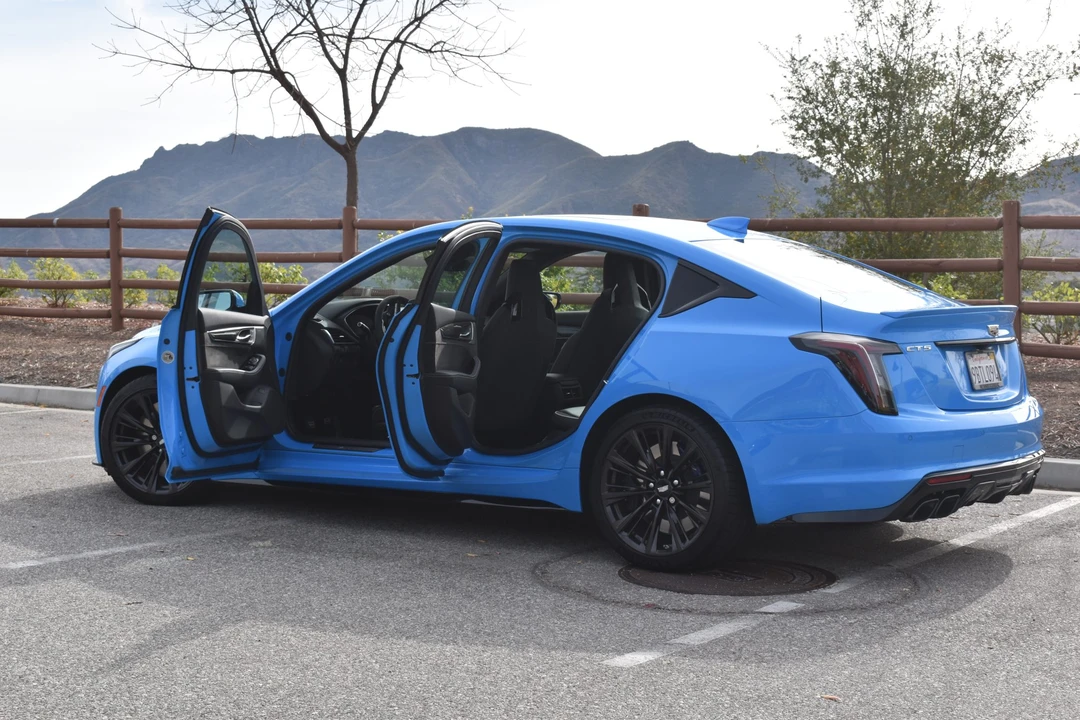 2022 Cadillac CT5-V Blackwing - Image 13 of 31