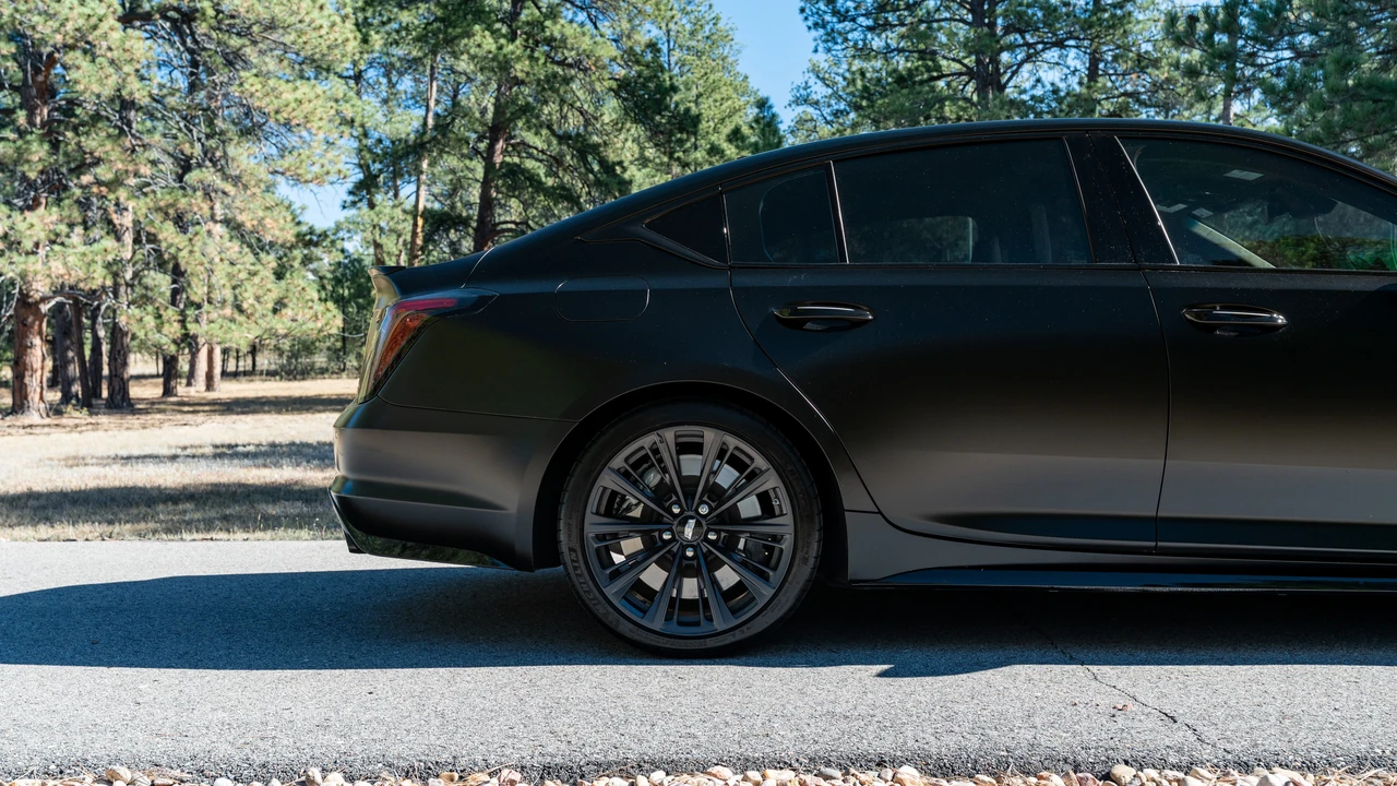 2022 Cadillac CT5-V Blackwing - Image 11 of 31