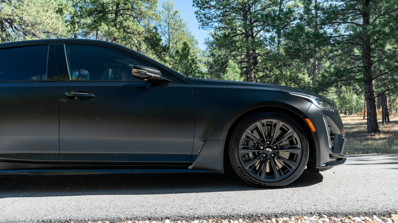 2022 Cadillac CT5-V Blackwing - Image 10 of 31