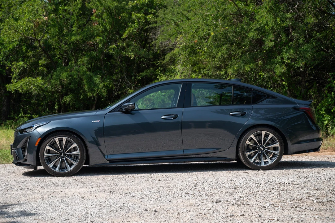 2022 Cadillac CT5-V Blackwing - Image 2 of 31