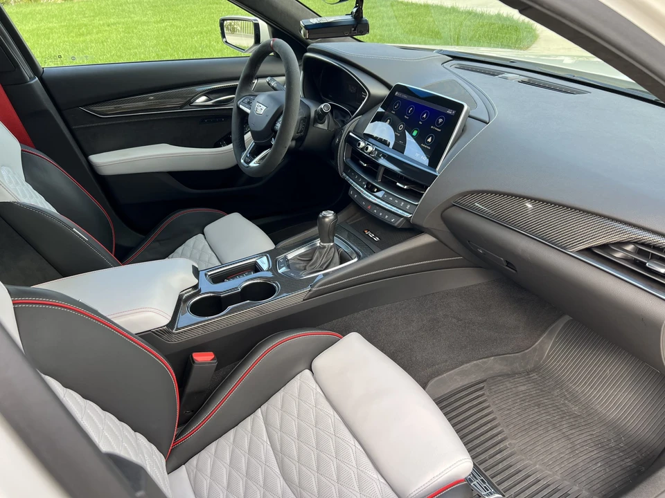 2022 Cadillac CT5-V Blackwing - Image 28 of 31