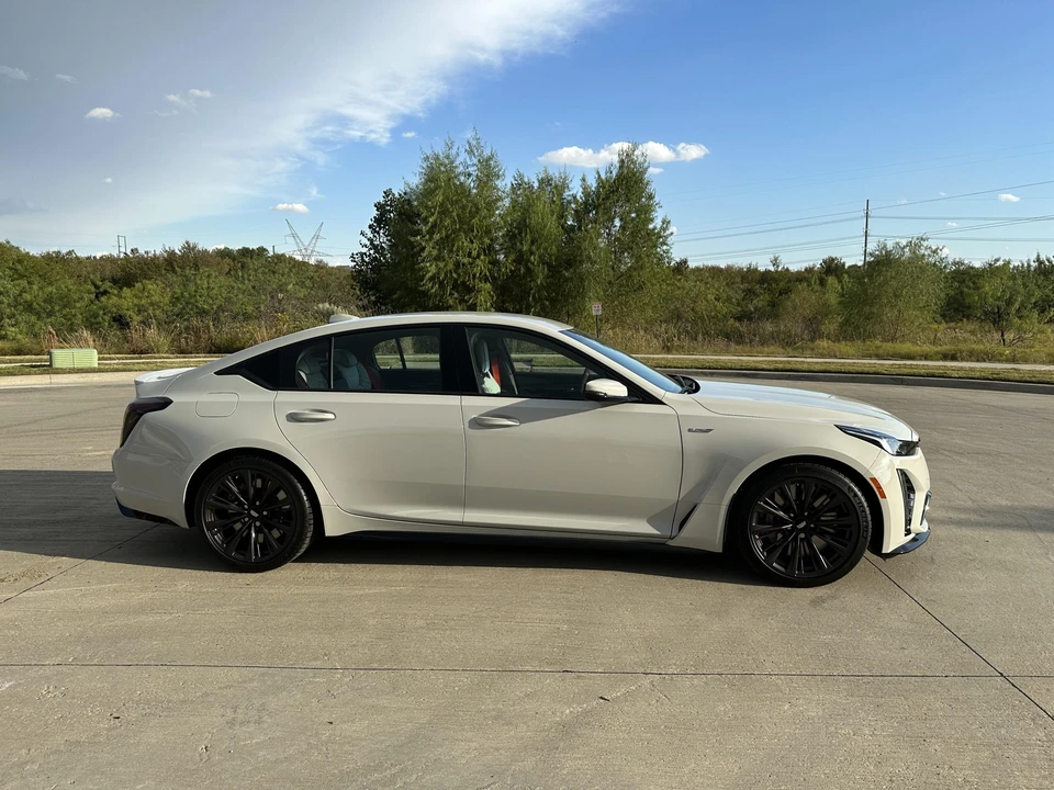 2022 Cadillac CT5-V Blackwing - Image 5 of 31