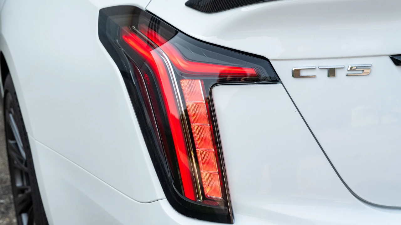 2022 Cadillac CT5-V Blackwing - Image 14 of 31