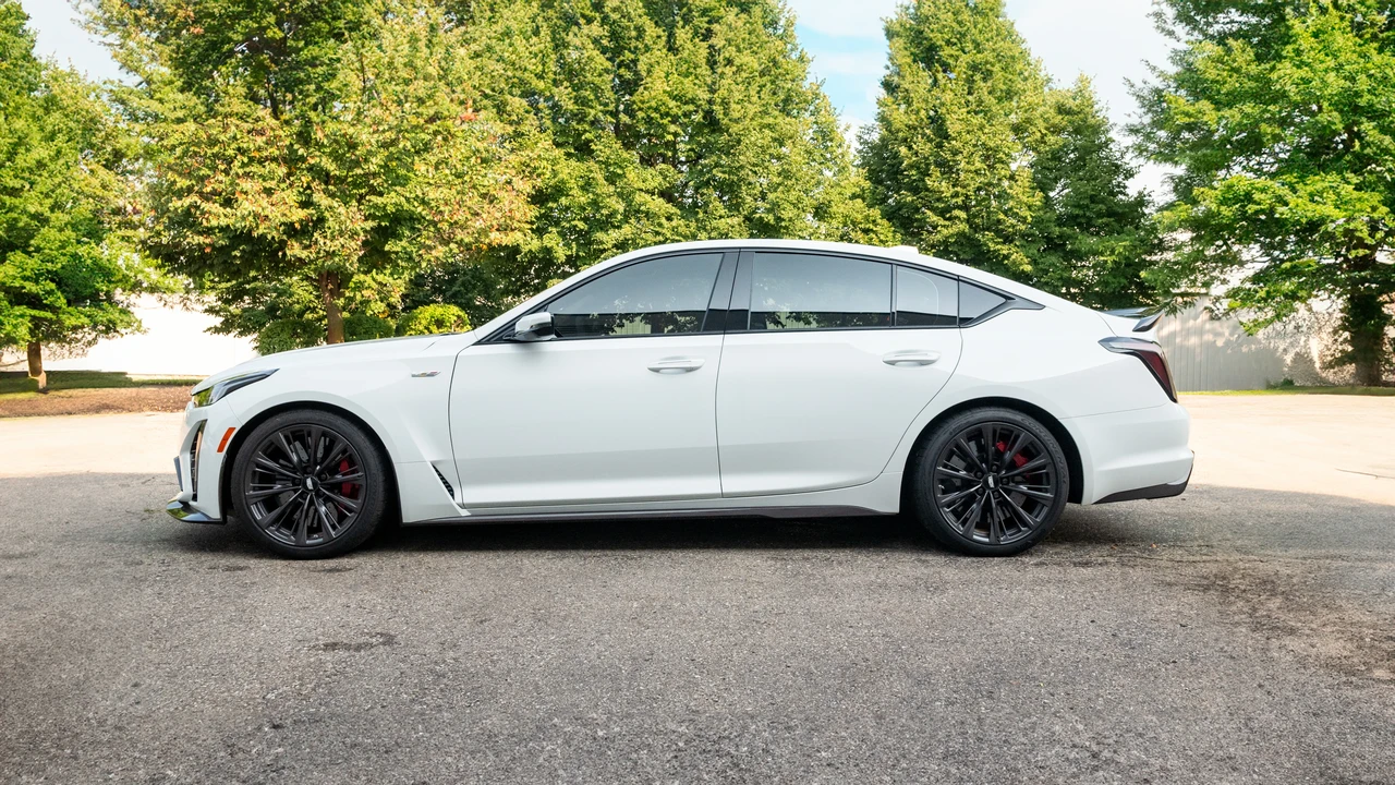 2022 Cadillac CT5-V Blackwing - Image 7 of 31