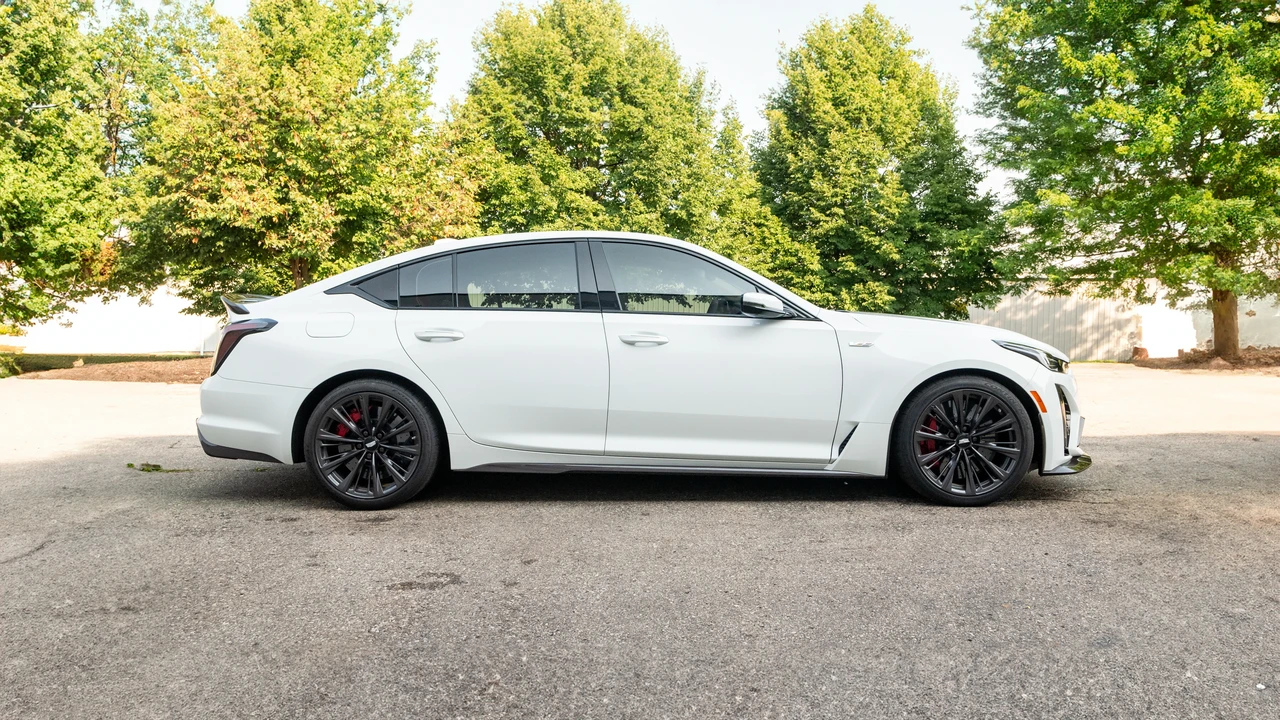 2022 Cadillac CT5-V Blackwing - Image 6 of 31