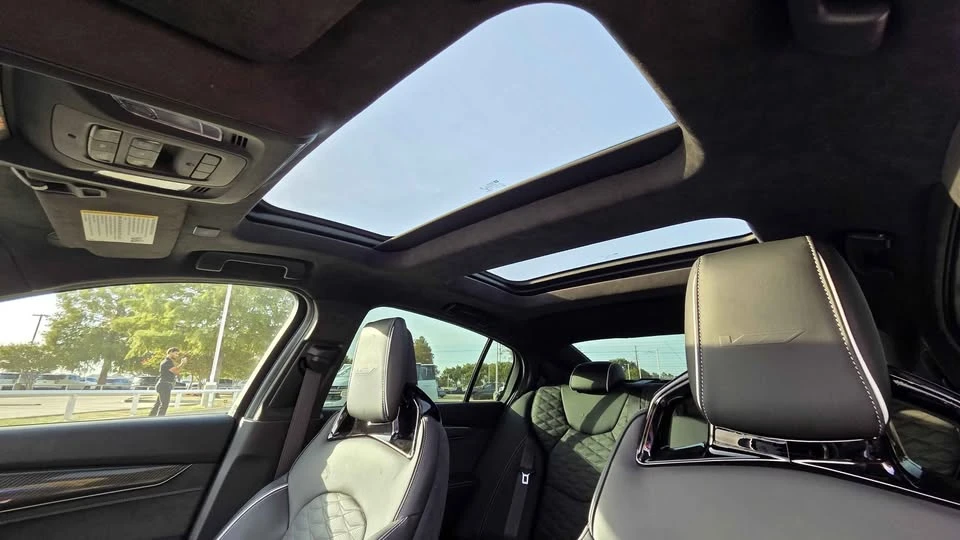 2022 Cadillac CT5-V Blackwing - Image 15 of 16