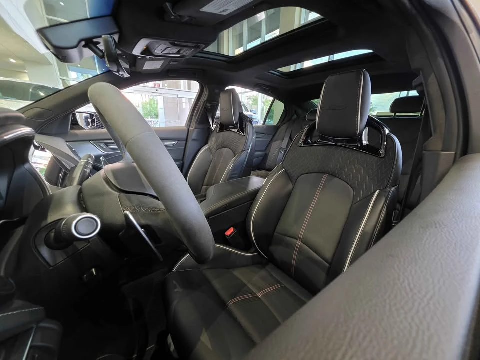 2022 Cadillac CT5-V Blackwing - Image 10 of 17