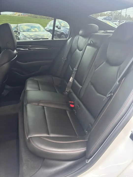 2022 Cadillac CT5-V - Image 8 of 10