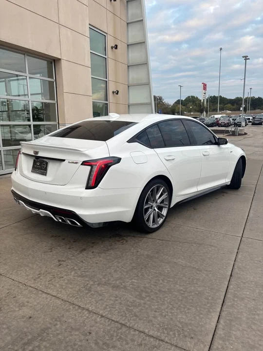 2022 Cadillac CT5-V - Image 5 of 10