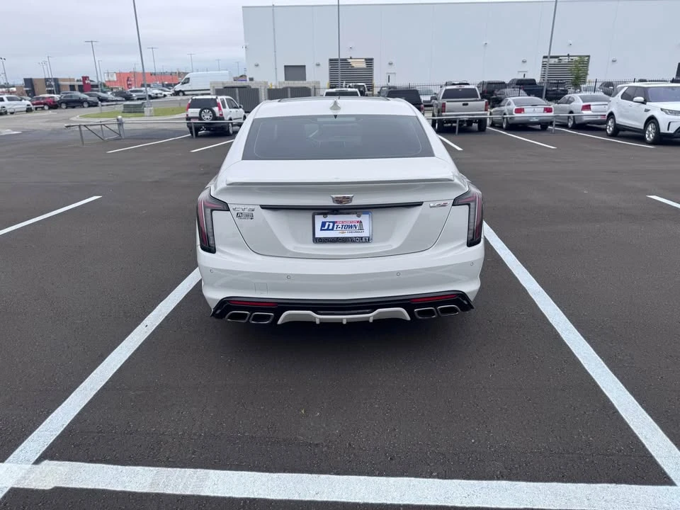 2022 Cadillac CT5-V - Image 4 of 9